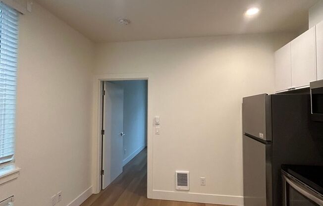 1 bed, 1 bath, 360 sqft, $1,395, Unit 206