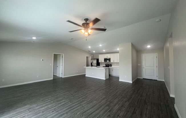 3 bedroom/ 2 bath in Gator CIrcle