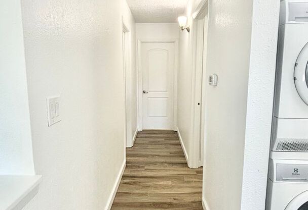 3 beds, 2 baths, 985 sqft, $2,495, Unit 401