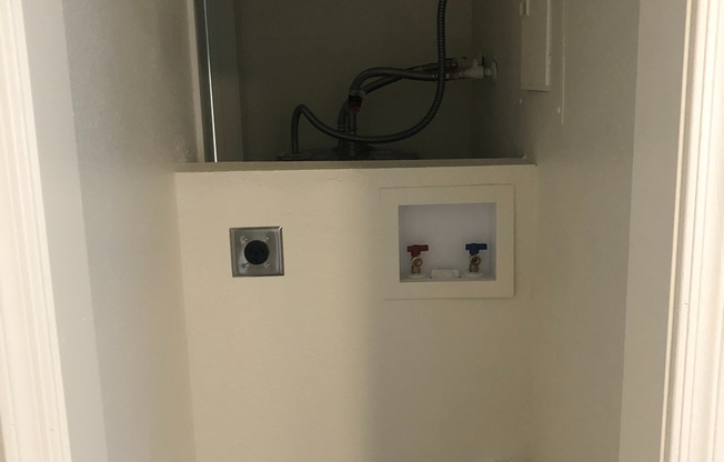 1 bed, 1 bath, 650 sqft, $1,195, Unit 225