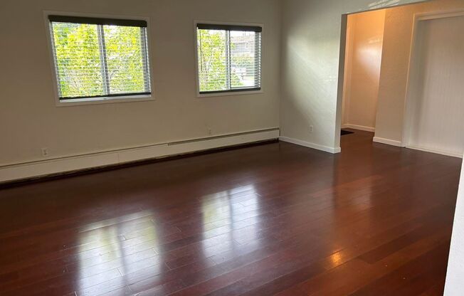 307 16th St. W