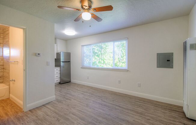 Studio, 1 bath, 300 sqft, $1,545, Unit 23