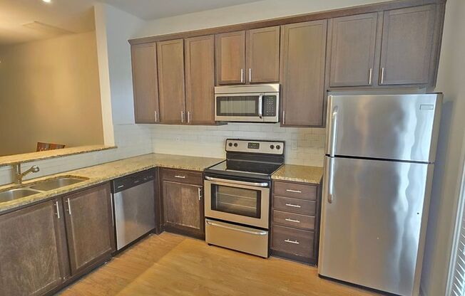 3 beds, 2.5 baths, 1,636 sqft, $1,850, Unit Unit F