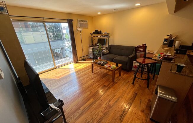 1 bed, 1 bath, 552 sqft, $1,995, Unit 24