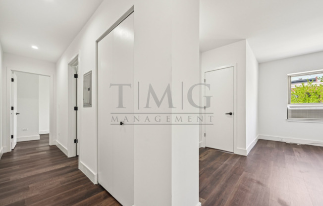 2 beds, 1 bath, $2,395, Unit 1555 - 207