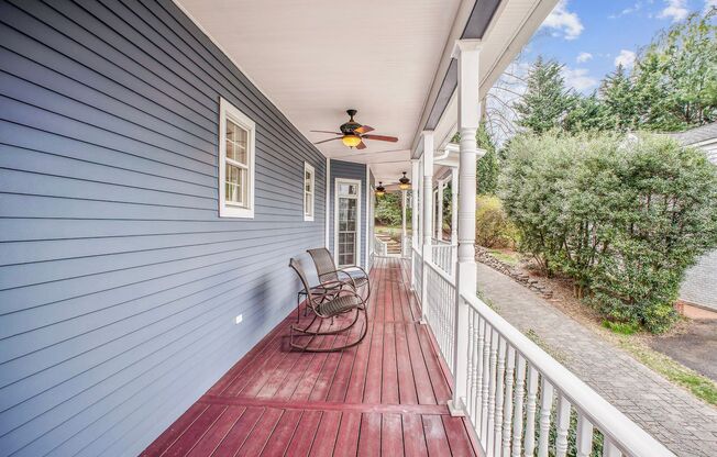 Stunning and Spacious Single Family Home Sitting On A Spacious Lot In Scenic Fowler's Addition