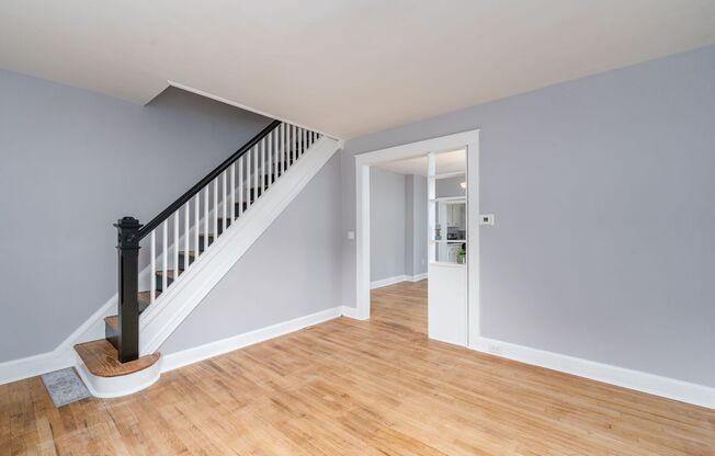 737 E. 37th St. - Charming 2 bed, 1 bath Porch Front Townhouse