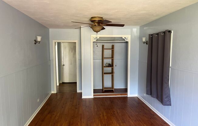 3 beds, 1 bath, $1,200