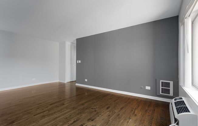 2 beds, 1.5 baths, 897 sqft, $2,100, Unit 202