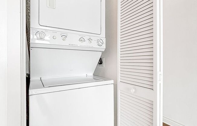 1 bed, 1 bath, $1,950, Unit # 608