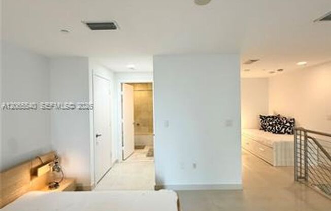 1 bed, 1.5 baths, $3,100, Unit # 206
