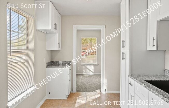 1210 SCOTT ST