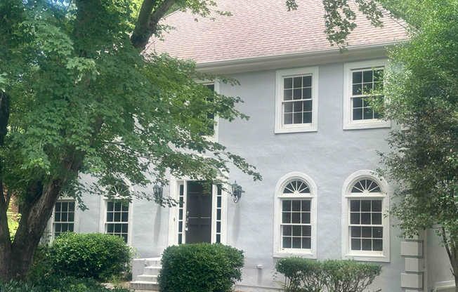 144 LAKESIDE DR NW