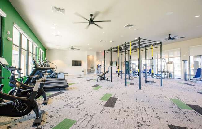 the gym at the monarch luxury apartments in des plaines