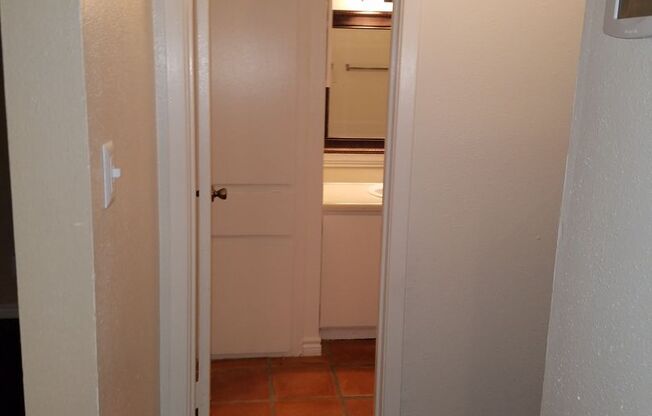 1 bed, 1 bath, 714 sqft, $855, Unit *304