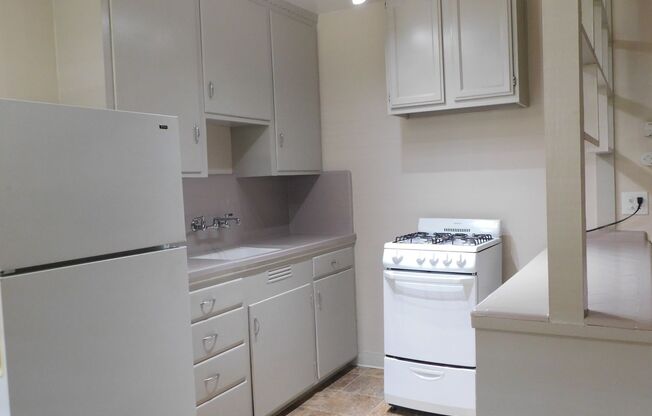 1 bed, 1 bath, $1,500, Unit 12