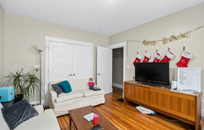 79 SAXTON ST