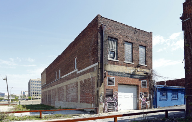 339 MADISON AVE
