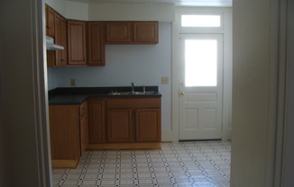 4 beds, 1 bath, $1,295