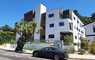 862 Moraga Dr.