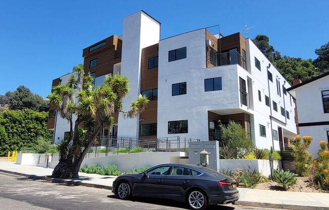 862 Moraga Dr.