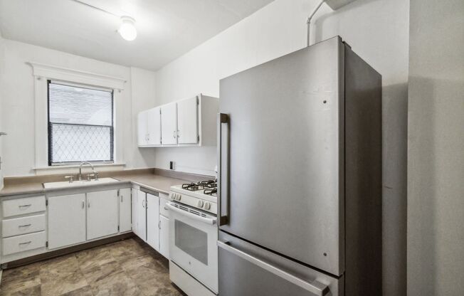 1 bed, 1 bath, 580 sqft, $1,250, Unit 102