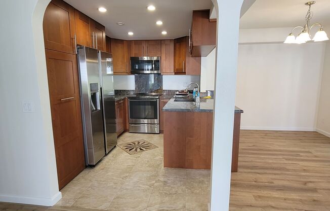 Spacious 3-Bedroom Townhome with Scenic Views in Glenwood Springs