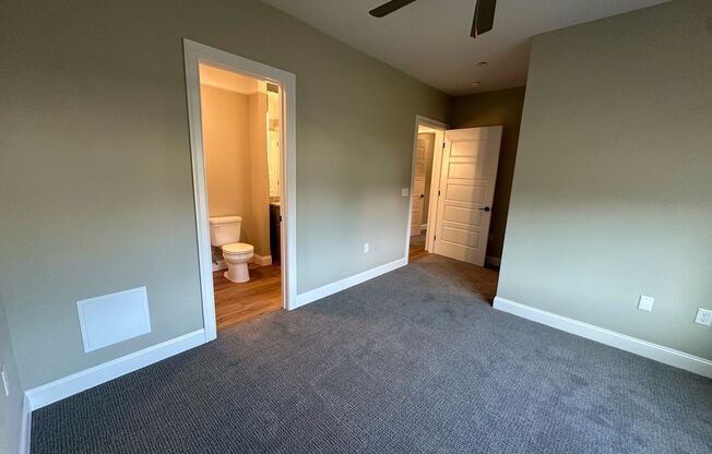 2 beds, 2 baths, 1,050 sqft, $2,320, Unit I28