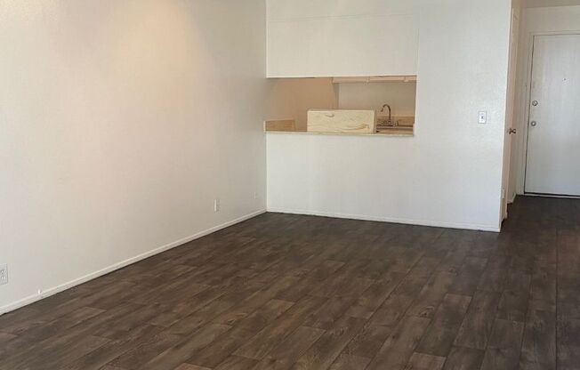 1 bed, 1 bath, 700 sqft, $1,095, Unit 03C