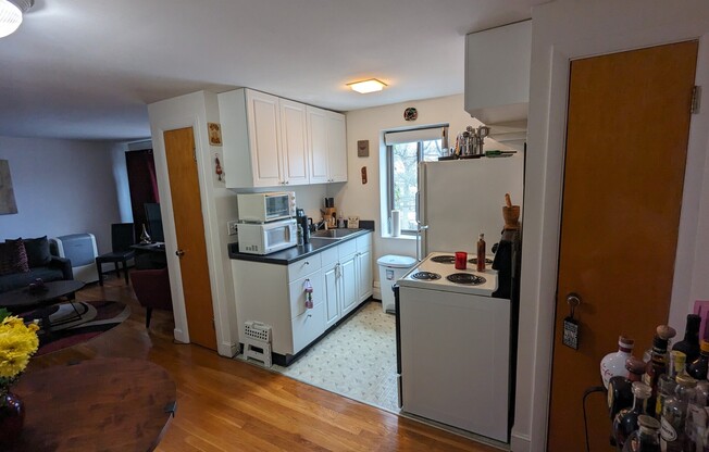 1 bed, 1 bath, 600 sqft, $1,850, Unit 12