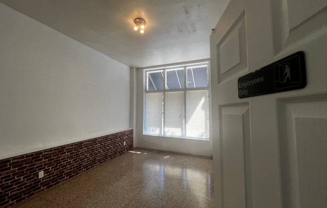 Studio, 1.5 baths, 1,300 sqft, $1,950, Unit 3855