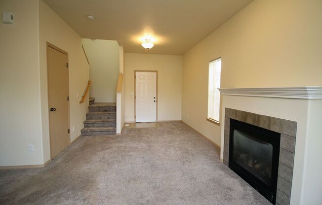 Great Open Layout in this Modern 3 Bed, 2.5 Bath Condo in Hazelwood!