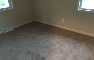 3 Bedroom, 1 Bath near WORLDS OF FUN!