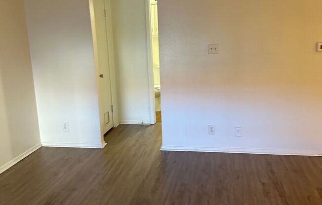 1 bed, 1 bath, 650 sqft, $1,225, Unit SUX-219