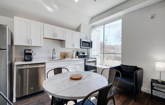 Studio, 1 bath, 360 sqft, $1,000, Unit 405