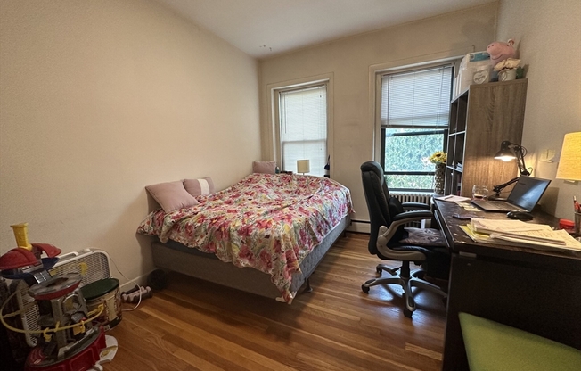 2 beds, 1 bath, 800 sqft, $3,000, Unit 41