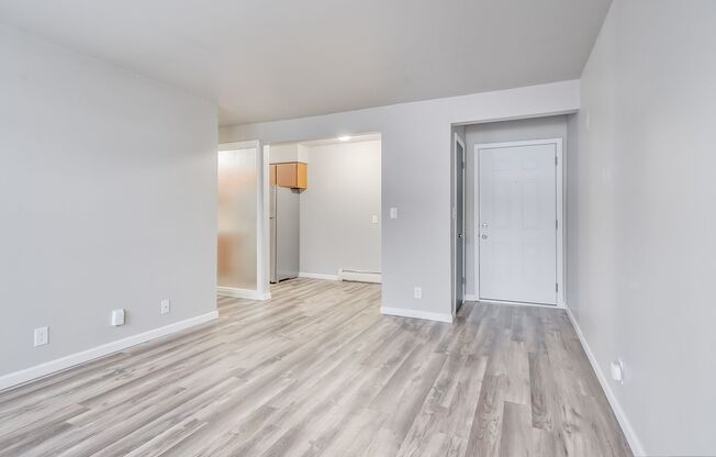2 beds, 1 bath, 725 sqft, $999, Unit 1645-10