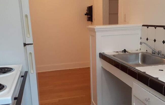 1 bed, 1 bath, 670 sqft, $1,549, Unit 303