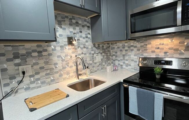 1 bed, 1 bath, 475 sqft, $1,270, Unit 409