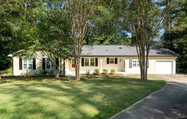 Spacious Oasis! Gorgeous 4 bedroom, 3 full bath in fantastic Raleigh location!