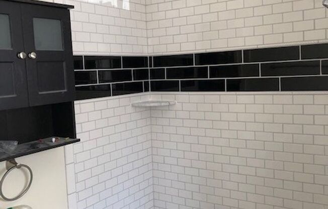 Studio, 1 bath, 325 sqft, $1,150, Unit 9