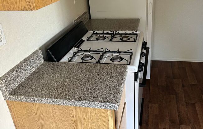 2 beds, 2 baths, 900 sqft, $2,200, Unit 49