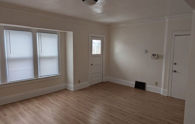 2 beds, 1 bath, $1,050, Unit 2602 N 50th St Upper