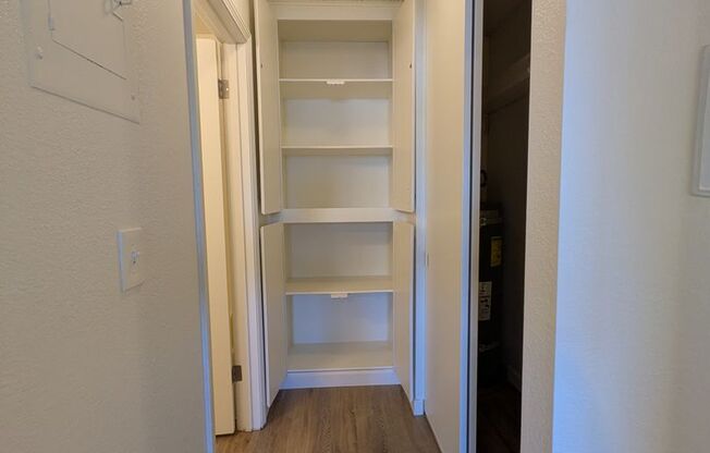 1 bed, 1 bath, 700 sqft, $1,125, Unit #30