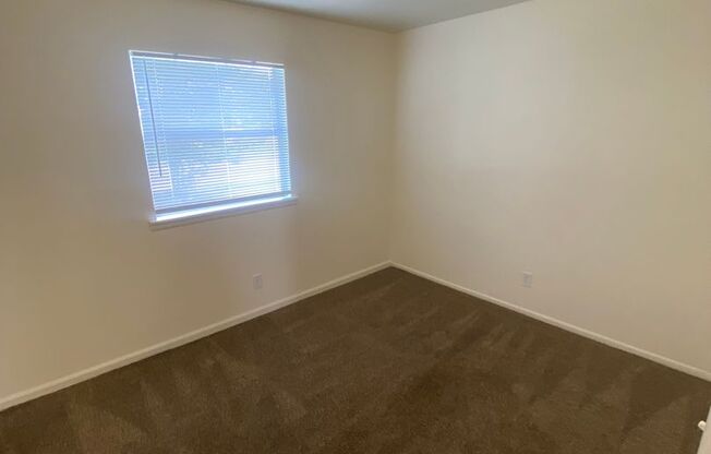 2 beds, 1 bath, 675 sqft, $723, Unit 441 Winfield-Unit 04
