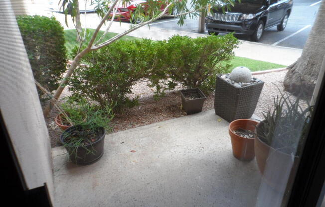 Great Townhome in Scottsdale - 2 Bed 1.75 Bath Unfurnished!