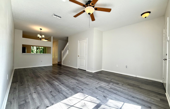 1238 STANDRIDGE DR