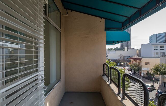 Studio, 1 bath, 800 sqft, $2,000, Unit 321