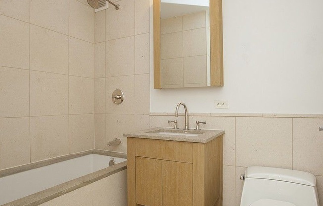 2 beds, 2 baths, 957 sqft, $6,800, Unit 27-L