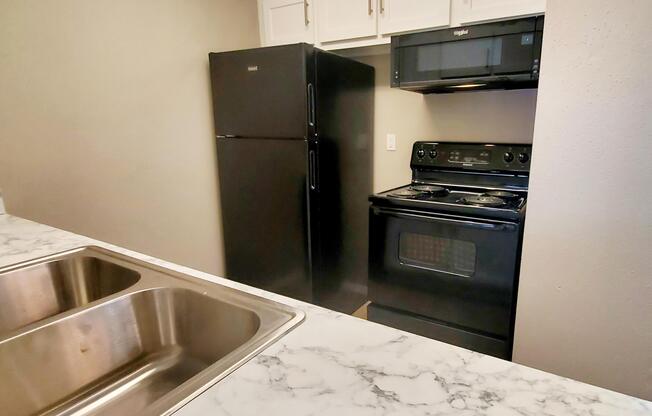 1 bed, 1 bath, 651 sqft, $869